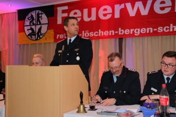 Der stellvertretende Gemeindebrandmeister Christoph Boss ist erfreut, dass dieses Jahr keine Lampe von der Decke fällt